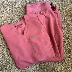 GUC Figs scrubs XS top/ Small petite jogger style pants raspberry color